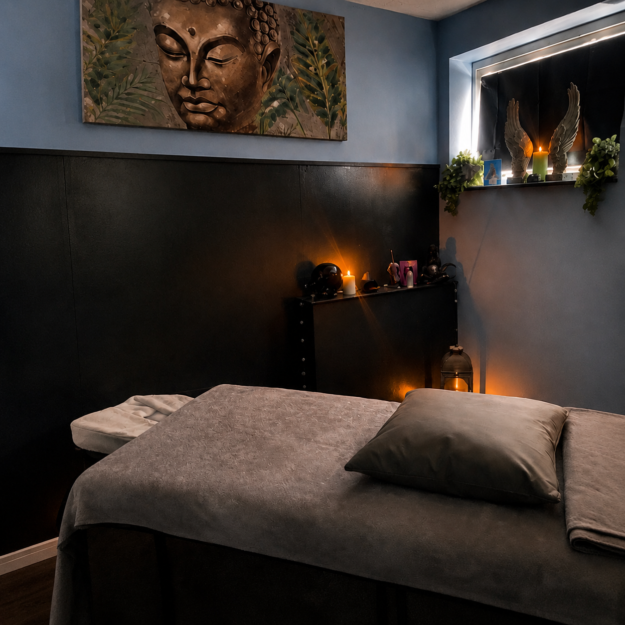 The treatment room, lit by candlelight